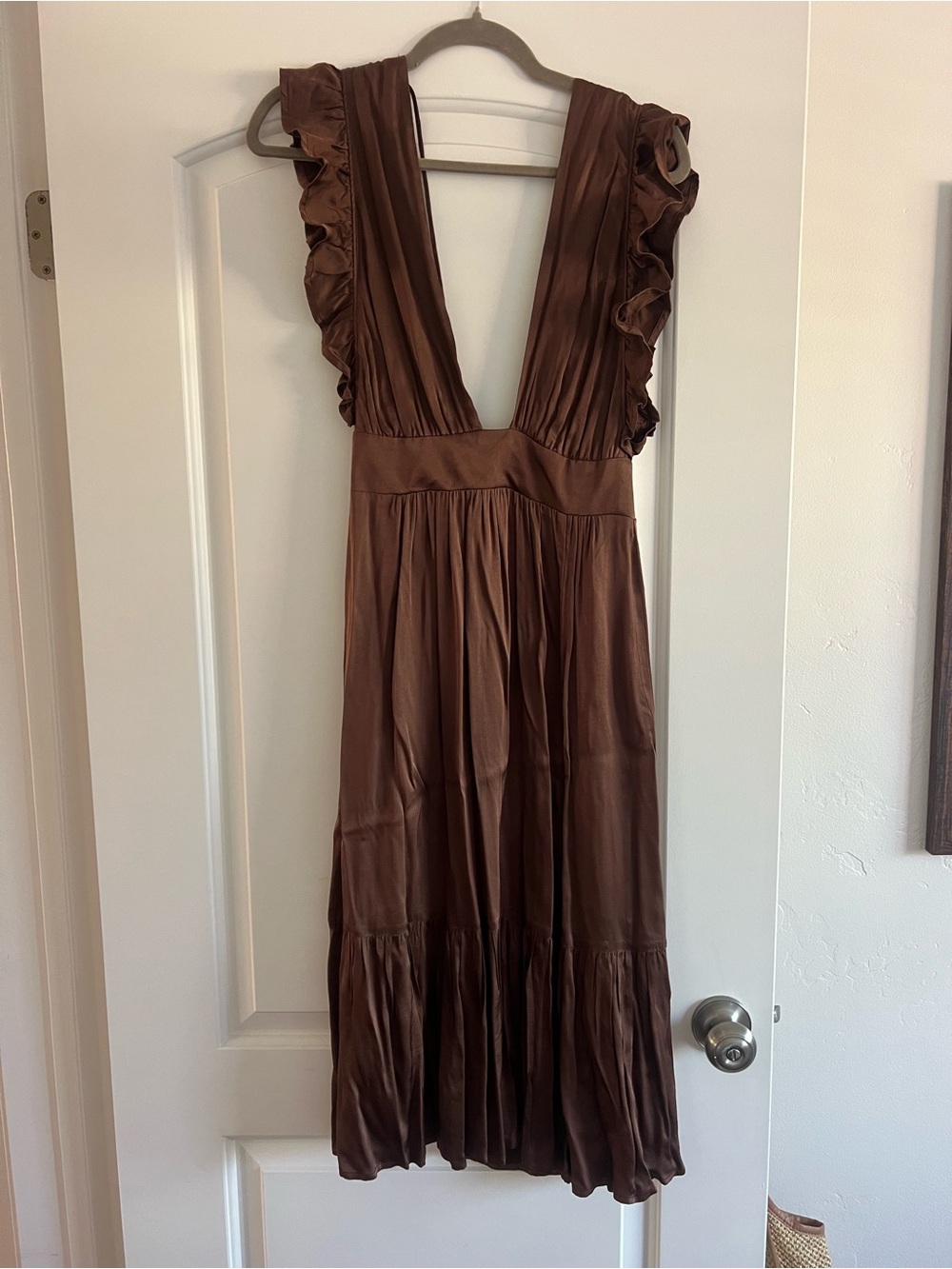 Sleeveless V-Neck Ruffle Midi Dress in Brown